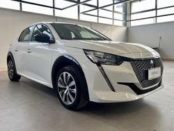Bianco Usata 2023 Peugeot e-208 Active Due volumi | 16.500 € (Ottimo prezzo)