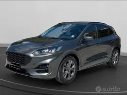 Magnetic grey Usata 2024 Ford Kuga ST-Line SUV | 26.900 € (Buon prezzo)
