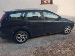 Nero Usata 2010 Ford Focus Station wagon | 1000 € (Buon prezzo)