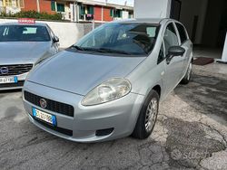 Grigio Usata 2013 Fiat Grande Punto Due volumi | 2990 € (Ottimo prezzo)