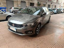 Grigio Usata 2015 Fiat Tipo Opening Edition Tre volumi | 7990 € (Buon prezzo)