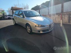 Grigio Usata 2009 Alfa Romeo 147 Due volumi | 3000 €