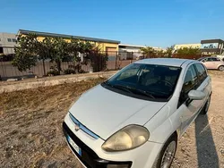 Usata 2011 Fiat Punto Due volumi | 2800 € (Cara)