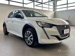 Bianco Usata 2023 Peugeot 208 Active Due volumi | 16.500 € (Buon prezzo)