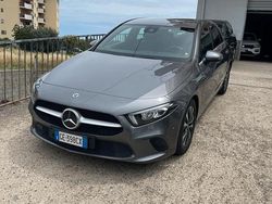 Grigio Usata 2021 Mercedes A180 Tre volumi | 18.000 € (Molto cara)
