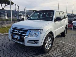Bianco Usata 2016 Mitsubishi Pajero SUV | 23.900 €