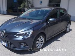 Grigio Usata 2021 Renault Clio V Business Tre volumi | 15.500 € (Buon prezzo)