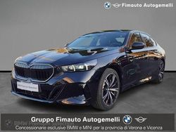 Nero / metallizzato Usata 2025 BMW 520 M Sport Tre volumi | 53.900 € (Super prezzo)