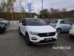 Pure white con tetto nero Usata 2021 VW T-Roc Style SUV | 19.000 € (Buon prezzo)