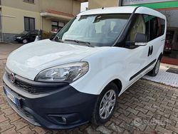 Bianco Usata 2017 Fiat Doblò Monovolume | 9900 € (Molto cara)