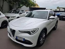 Bianco pastello Usata 2021 Alfa Romeo Stelvio Business SUV | 24.900 € (Ottimo prezzo)