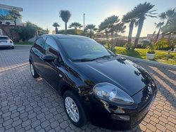 Nero Usata 2015 Fiat Punto Lounge Tre volumi | 4000 € (Ottimo prezzo)