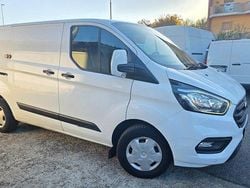 Bianco / pastello Usata 2019 Ford Transit Custom Trend Tre volumi | 10.900 € (Ottimo prezzo)