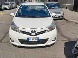 Usata 2013 Toyota Yaris Due volumi | 6000 € (Ottimo prezzo)