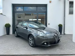 Grigio Usata 2014 Alfa Romeo Giulietta Distinctive Due volumi | 8950 € (Buon prezzo)