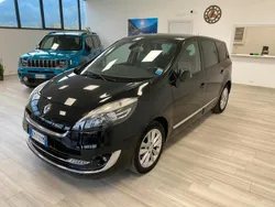 Nero Usata 2012 Renault Scénic III Bose Edition Monovolume | 5900 € (Buon prezzo)