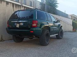 Verde Usata 2004 Jeep Cherokee SUV | 8800 €