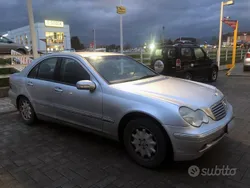 Grigio Usata 2001 Mercedes C180 Elegance Tre volumi | 2900 € (Buon prezzo)