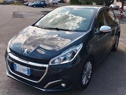 Blu Usata 2018 Peugeot 208 Allure Due volumi | 7900 € (Buon prezzo)
