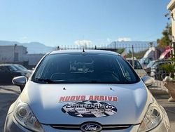 Grigio Usata 2012 Ford Fiesta Tre volumi | 2950 € (Super prezzo)
