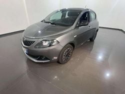 Grigio metallizzato Usata 2024 Lancia Ypsilon S Due volumi | 13.400 € (Buon prezzo)