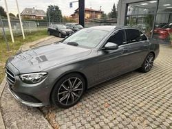 Grigio Usata 2023 Mercedes E200 Business Tre volumi | 33.399 € (Buon prezzo)