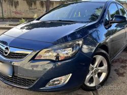 Blu Usata 2012 Opel Astra Tre volumi | 4000 € (Buon prezzo)