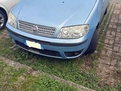 Usata 2005 Fiat Punto Active Tre volumi | 1500 € (Buon prezzo)