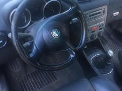 Grigio Usata 2000 Alfa Romeo 2000 Tre volumi | 1200 €