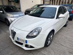 Bianco Usata 2014 Alfa Romeo Giulietta Distinctive Tre volumi | 7900 € (Buon prezzo)