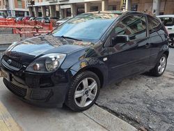 Nero Usata 2008 Ford Fiesta Tre volumi | 2850 € (Buon prezzo)