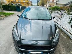 Grigio Usata 2016 Ford Fiesta Due volumi | 9000 € (Molto cara)