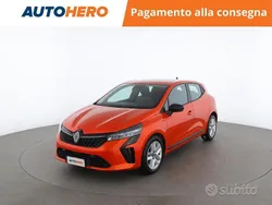 Arancio Usata 2024 Renault Clio V Evolution Tre volumi | 15.399 € (Buon prezzo)