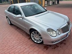 Usata 2007 Mercedes E320 Avantgarde Tre volumi | 8500 € (Ottimo prezzo)