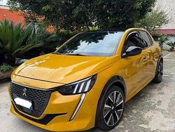 Giallo Usata 2019 Peugeot 208 GT-line Due volumi | 13.900 € (Buon prezzo)