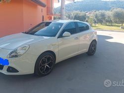 Usata 2012 Alfa Romeo Giulietta Due volumi | 6500 € (Buon prezzo)