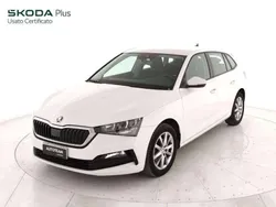 Bianco ghiaccio Usata 2020 Skoda Scala Ambition Due volumi | 15.700 € (Cara)