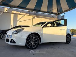 Bianco Usata 2014 Alfa Romeo Giulietta Exclusive Tre volumi | 7990 € (Cara)