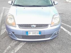 Blu Usata 2007 Ford Fiesta Collection Due volumi | 2200 € (Molto cara)