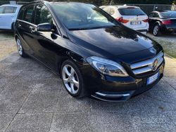 Nero Usata 2013 Mercedes B180 Monovolume | 9900 € (Molto cara)