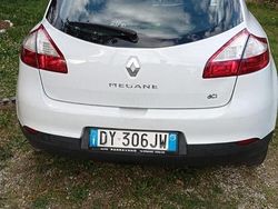 Bianco Usata 2009 Renault Mégane Tre volumi | 2000 €