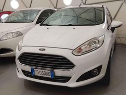 Usata 2016 Ford Fiesta Tre volumi | 6500 € (Buon prezzo)