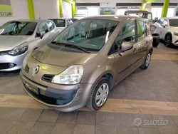Oro Usata 2009 Renault Modus Dynamique Monovolume | 3950 € (Buon prezzo)