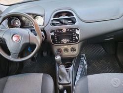 Usata 2016 Fiat Grande Punto Due volumi | 5800 € (Buon prezzo)