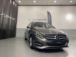 Grigio Usata 2018 Mercedes B180 Executive Monovolume | 14.900 € (Buon prezzo)
