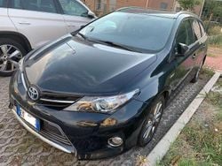 Blu/azzurro Usata 2015 Toyota Auris Hybrid Lounge Tre volumi | 8150 € (Ottimo prezzo)