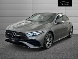 Vernice nero cosmo Nuova 2025 Mercedes A180 Tre volumi | 38.700 € (Buon prezzo)