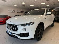Bianco Usata 2019 Maserati Levante GranLusso SUV | 42.500 € (Buon prezzo)
