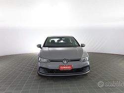 Grigio Usata 2021 VW Golf VIII Life Tre volumi | 19.990 € (Buon prezzo)