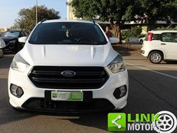 Bianco(met.) Usata 2019 Ford Kuga ST-Line SUV | 17.500 € (Cara)